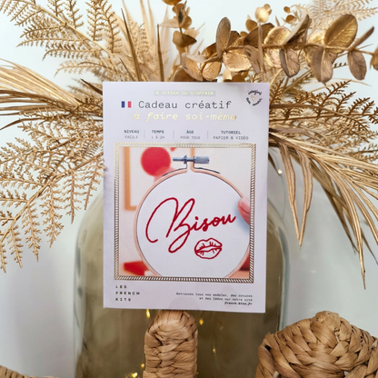 KIT BRODERIE " BISOU"